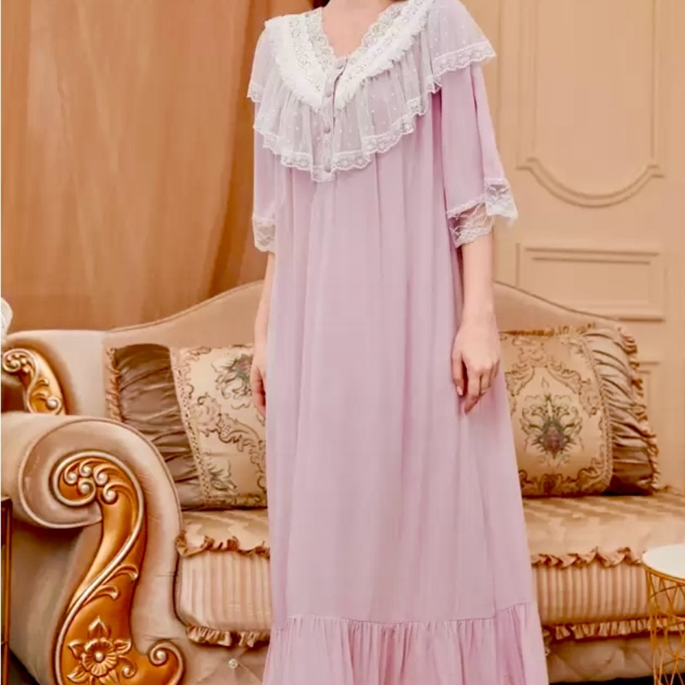 Beautiful Pink Lace Nightgown - Picture 3 of 13